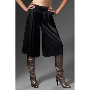 Vintage Y2K Trina Turk Black Shimmery Stretch Silk Wide Leg Capri Harem Culottes